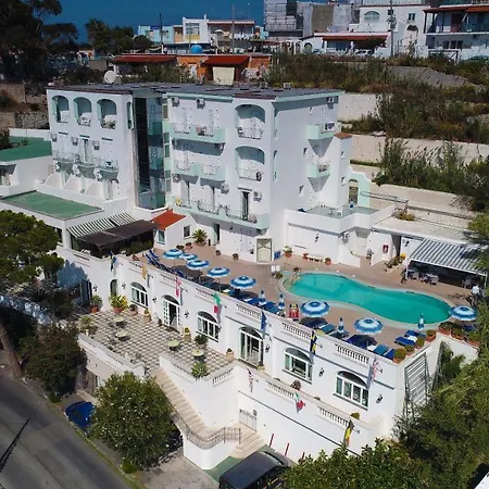 La Ginestra Hotel 3*